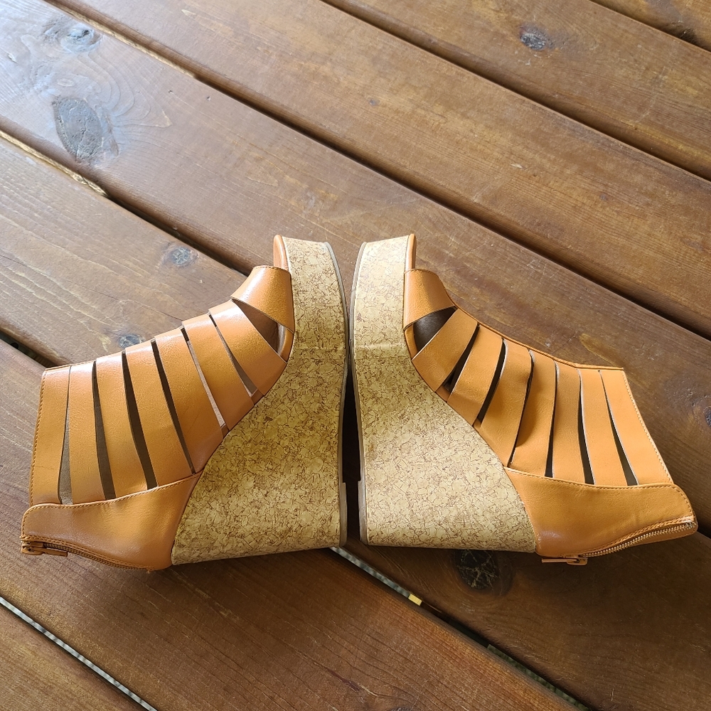 FRH Wedge Platform Sandal Size 7 - Picture 6 of 9